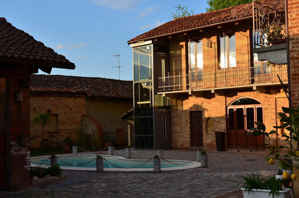 La Corte Di Gerardo Tonco Exteriör bild